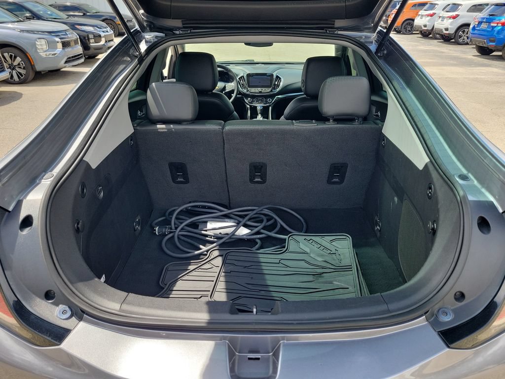 Used 2018 Chevrolet Volt Premier w/ Driver Confidence Package FWD image 6