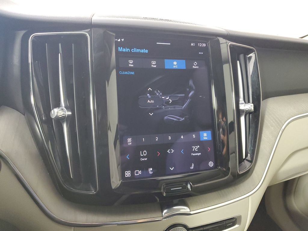 Certified 2023 Volvo XC60 B5 Plus w/ Climate Package AWD/4WD image 34