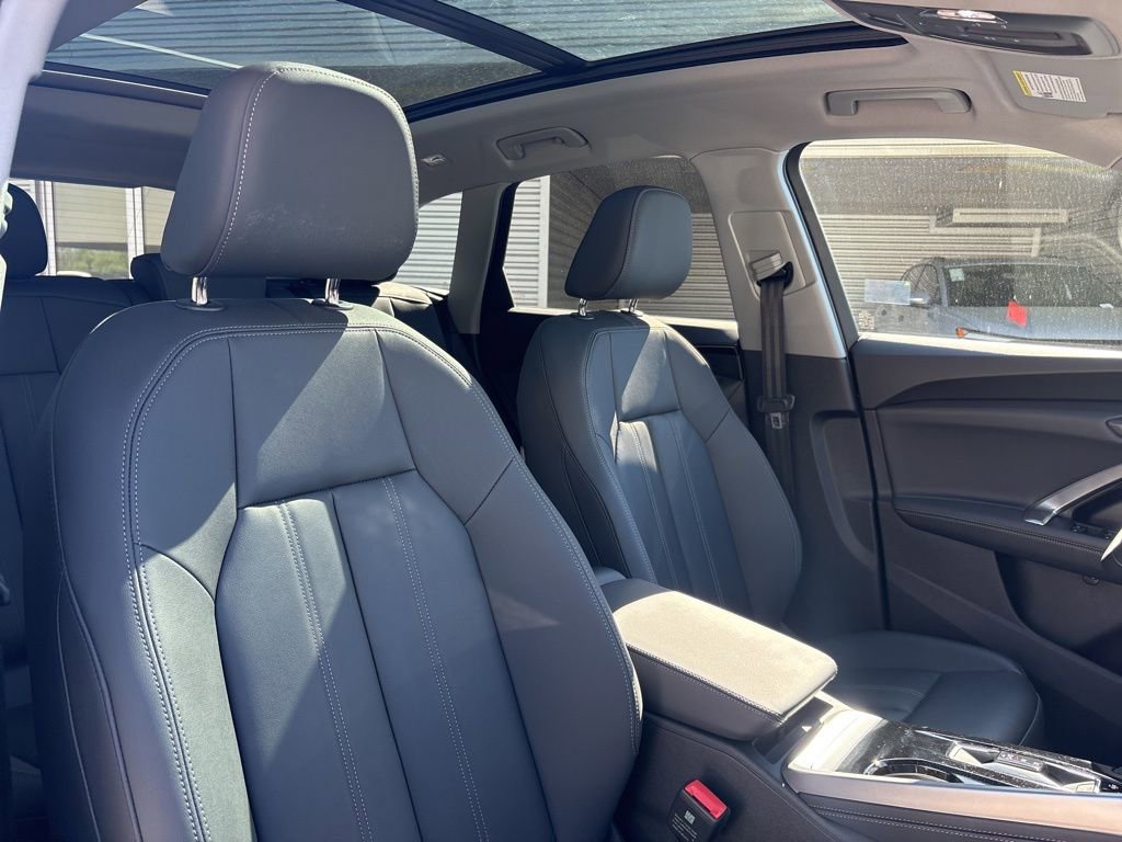 Used 2025 Audi Q5 Premium Plus w/ Premium Plus image 16