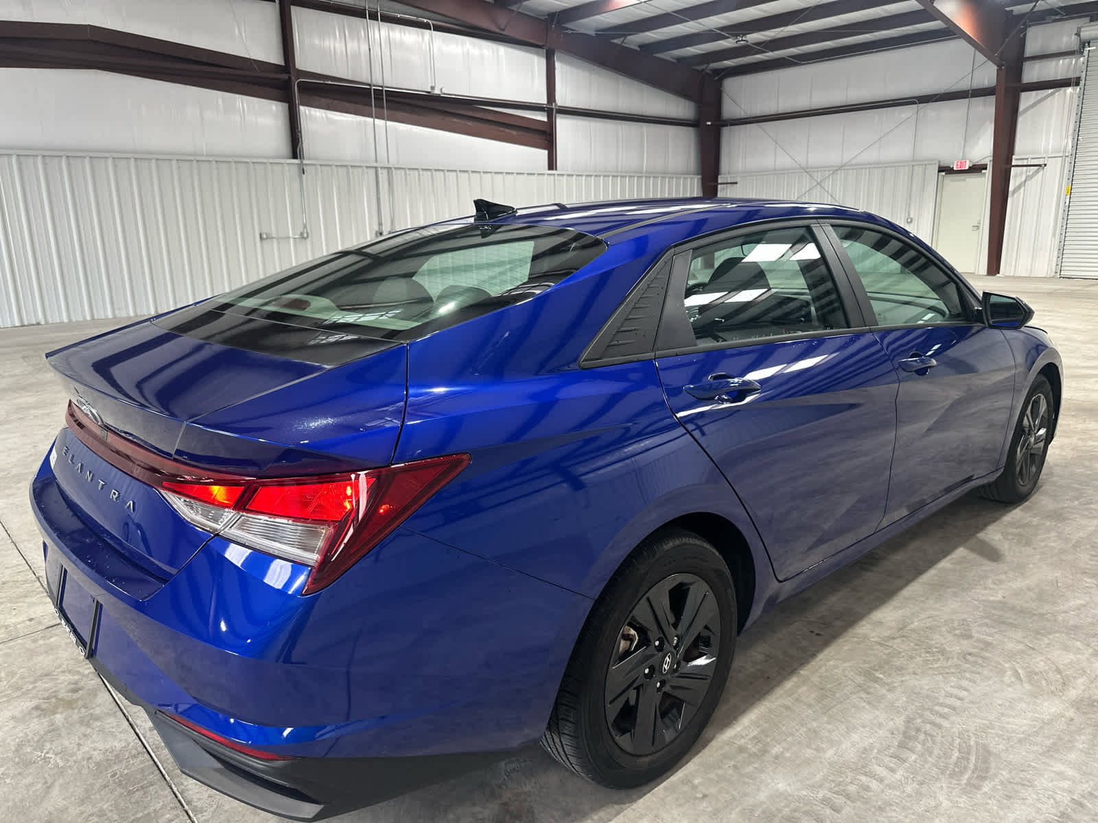 Used 2023 Hyundai Elantra SEL FWD image 5