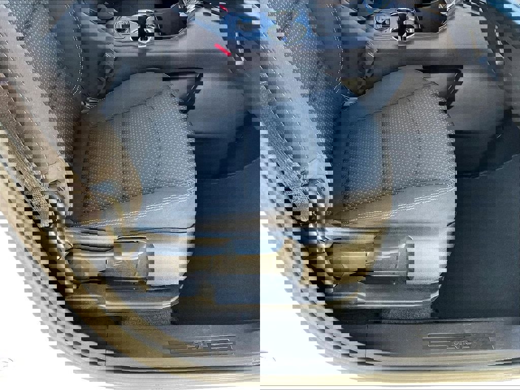 Used 2024 GMC Terrain SLE image 35