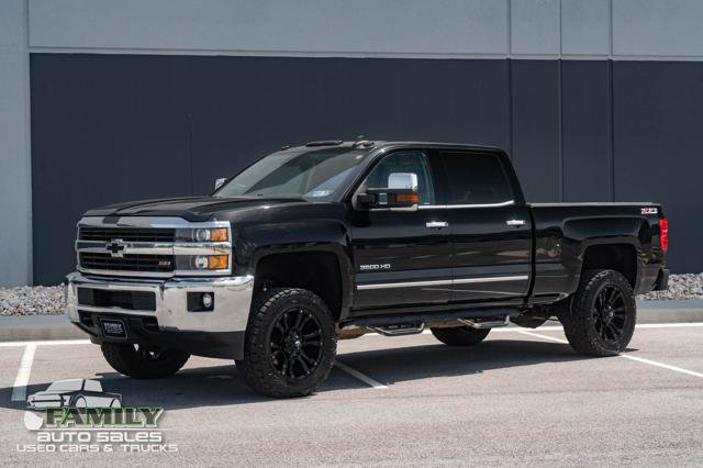 Used 2016 Chevrolet Silverado 3500 LTZ AWD/4WD image 2