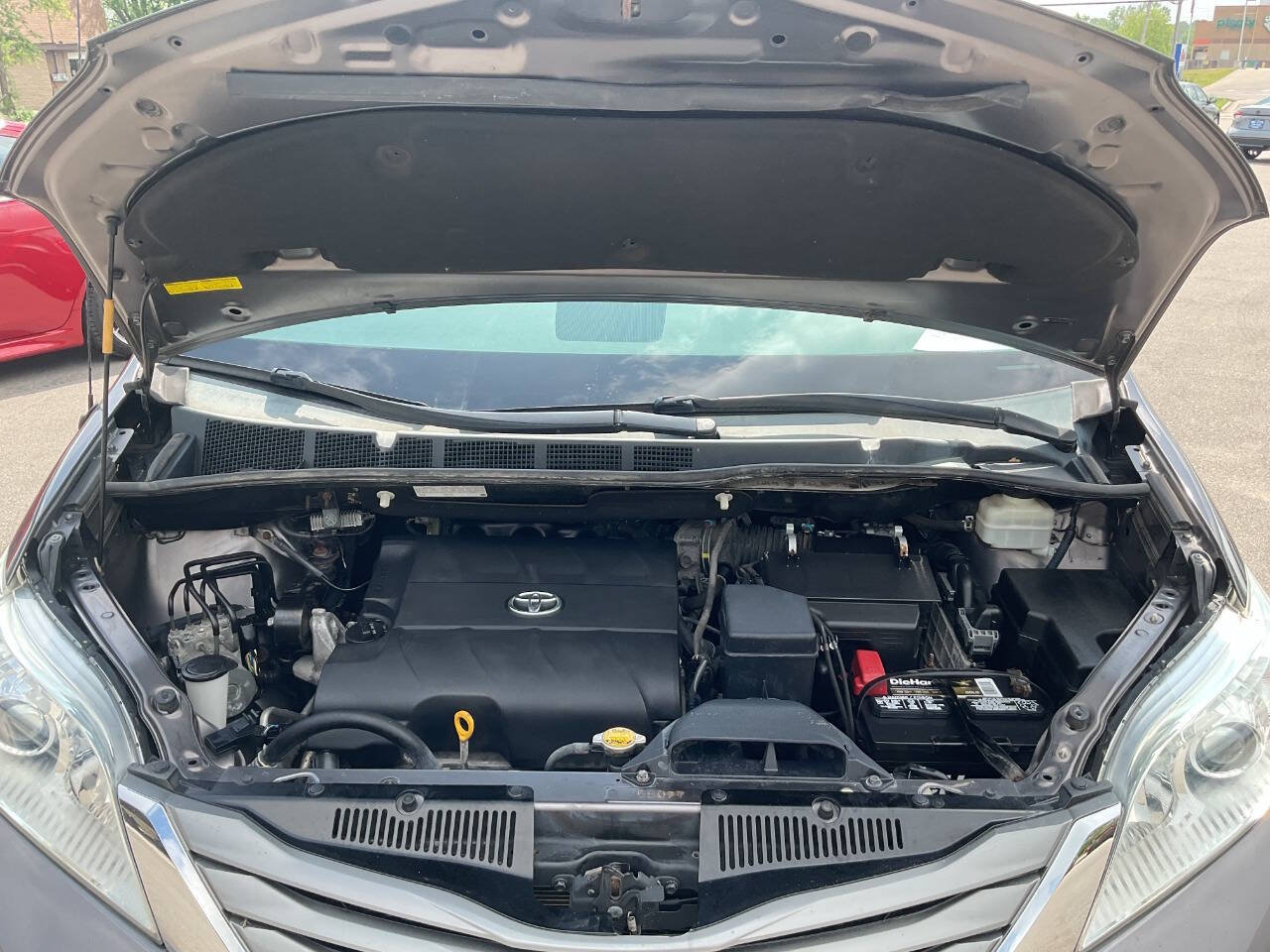 Used 2012 Toyota Sienna XLE FWD image 49
