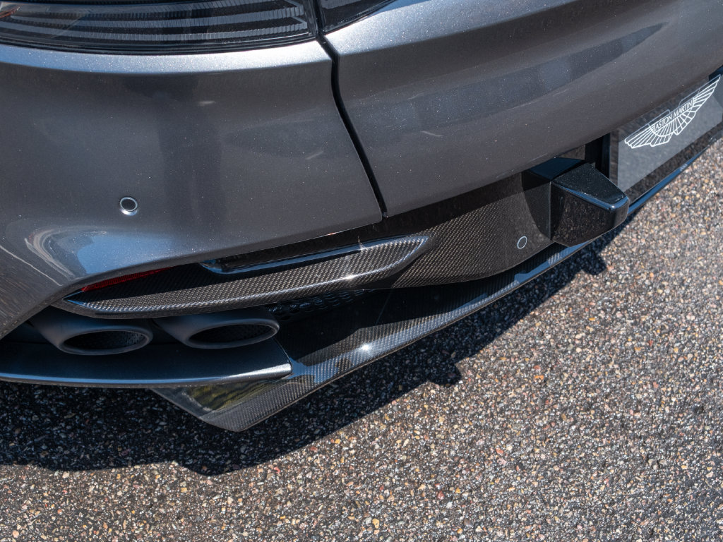 Used 2020 Aston Martin DBS Superleggera Volante RWD image 17