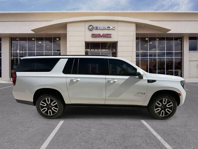Used 2024 GMC Yukon XL AT4 w/ AT4 Premium Package AWD/4WD image 16