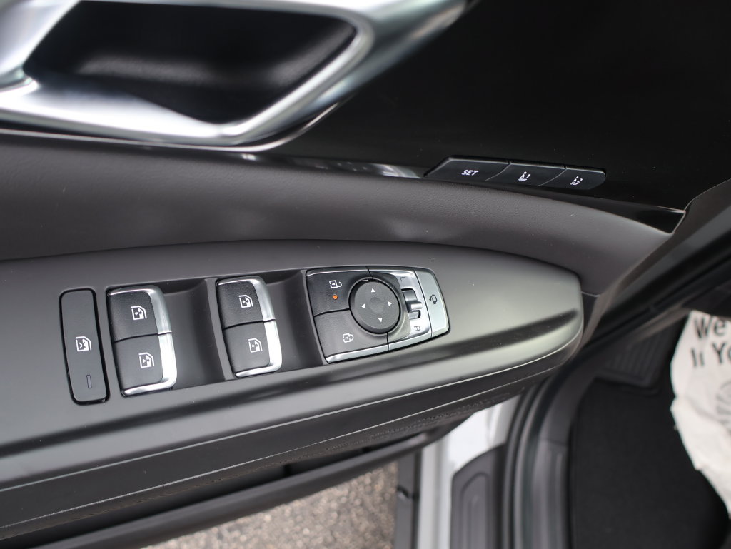 New 2027 Kia Carnival SX w/ Dark Edition Package FWD image 18