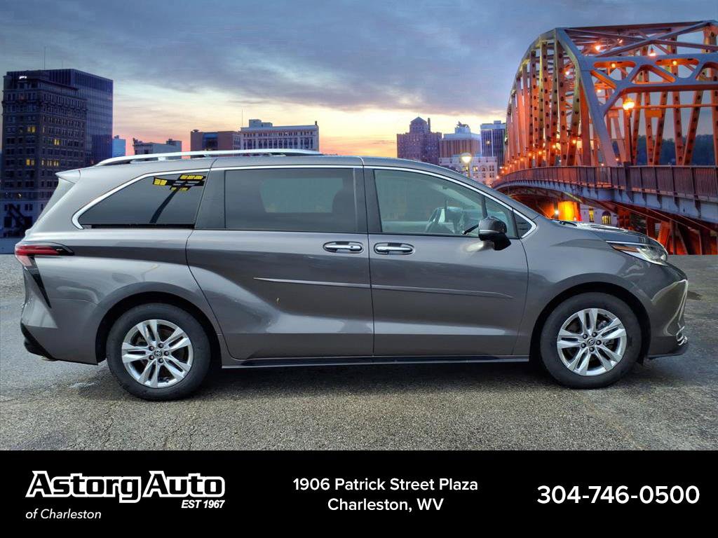Used 2024 Toyota Sienna Limited AWD/4WD image 2