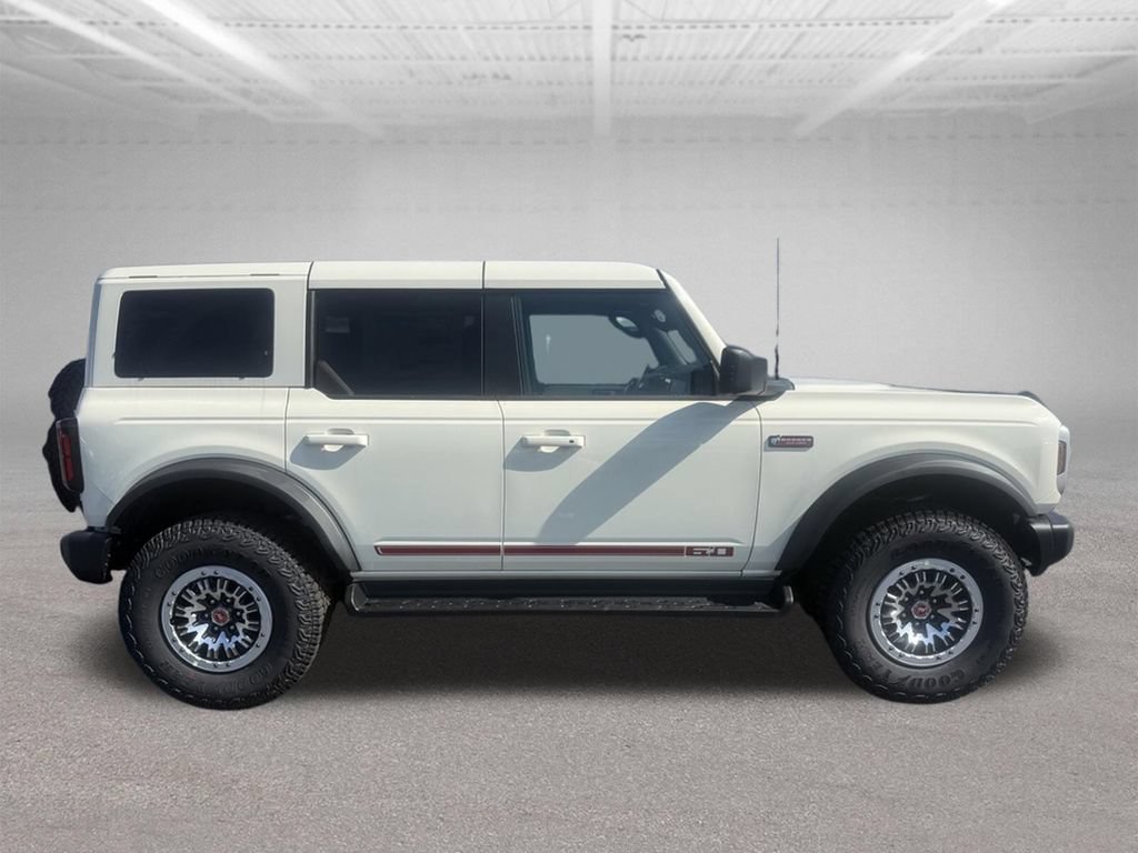 New 2026 Ford Bronco Outer Banks w/ Sasquatch Package AWD/4WD image 2