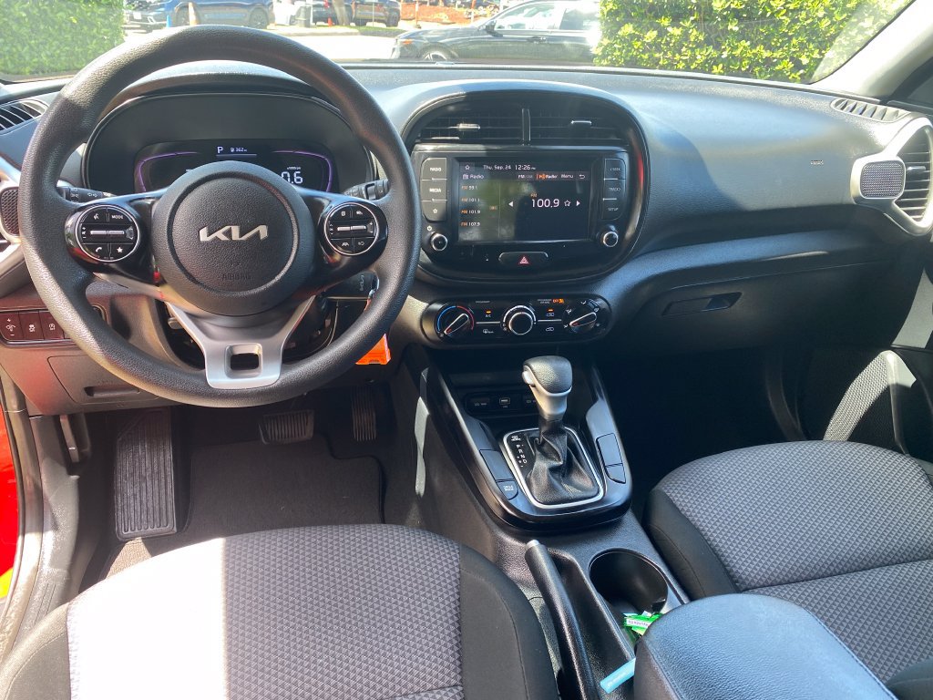Used 2024 Kia Soul LX w/ Option Group 015 FWD image 30
