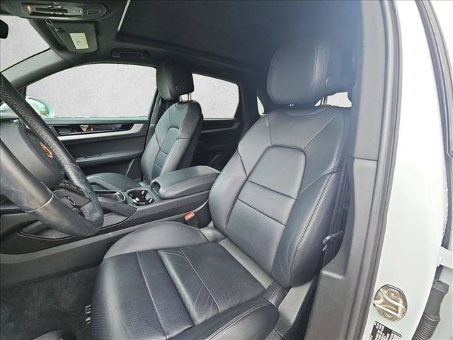 Used 2024 Porsche Cayenne AWD/4WD image 14
