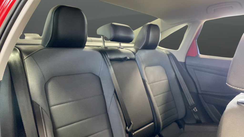 Used 2025 Volkswagen Jetta SE FWD image 25