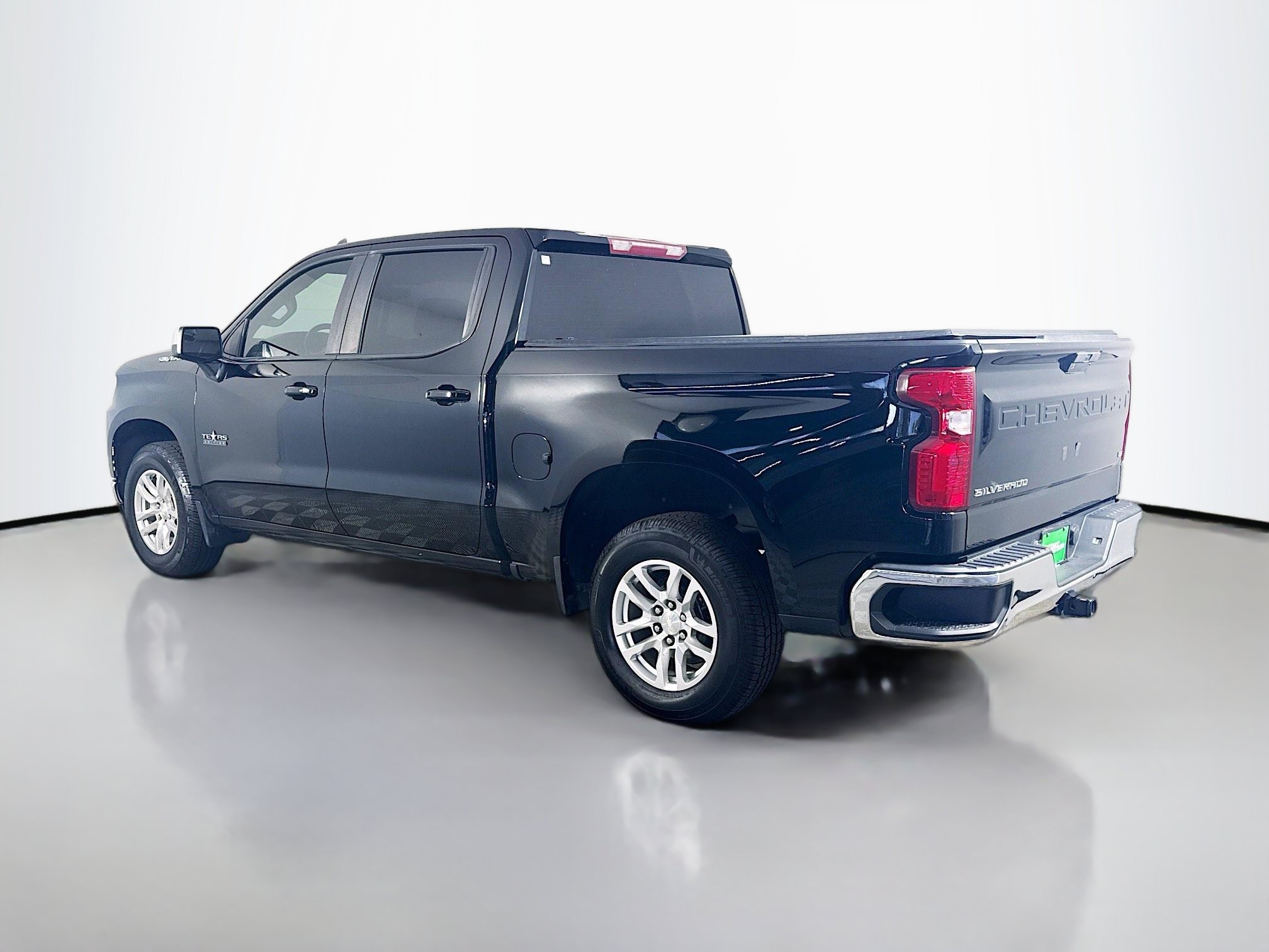 Used 2021 Chevrolet Silverado 1500 LT w/ Bed Protection Package RWD image 7