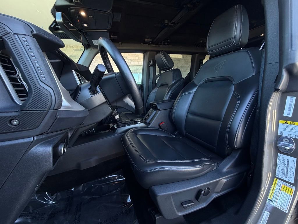 Used 2025 Ford Bronco Outer Banks image 6