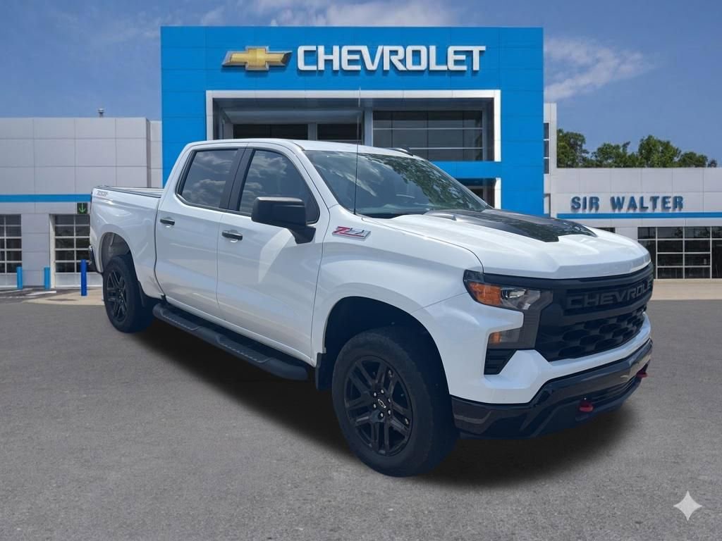 Used 2022 Chevrolet Silverado 1500 Custom Trail Boss AWD/4WD image 4