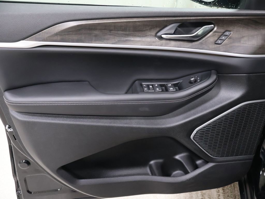 New 2026 Jeep Grand Cherokee Limited AWD/4WD image 11