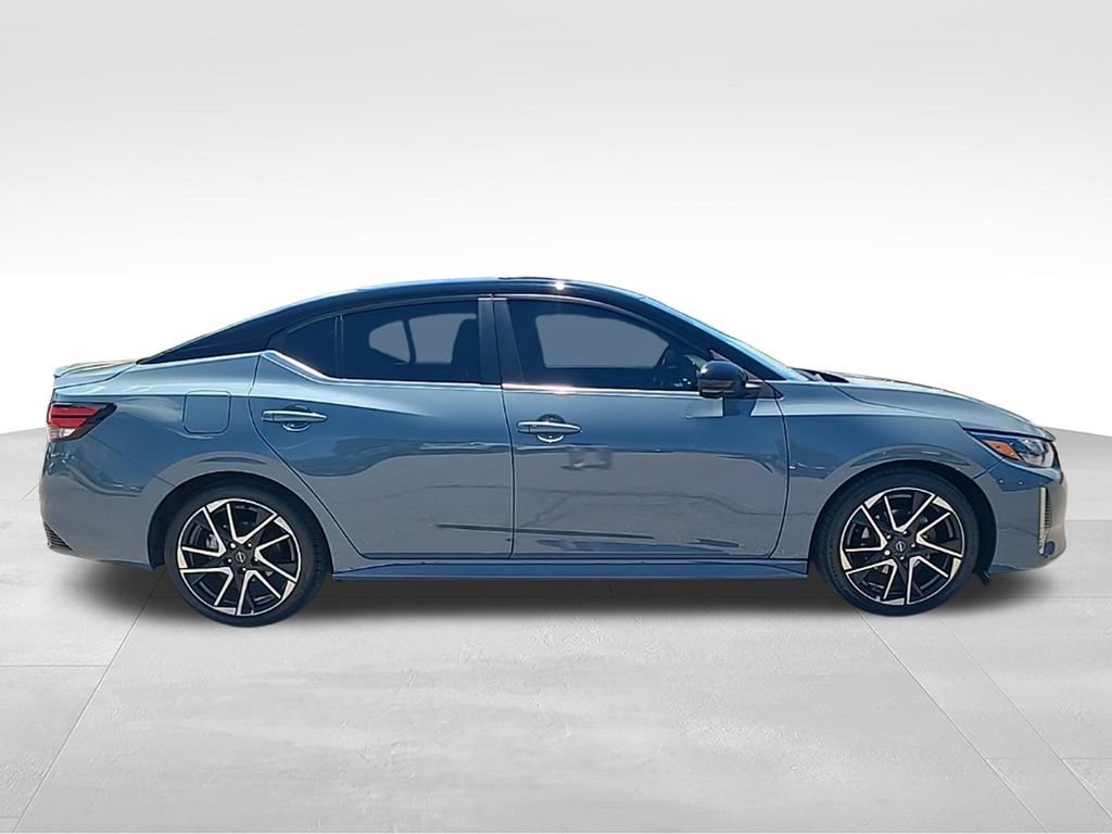 Used 2024 Nissan Sentra SR w/ SR Premium Package FWD image 5