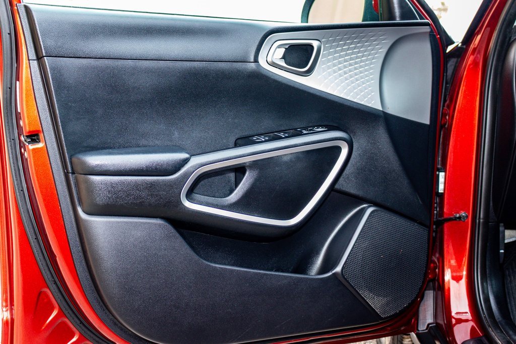 Used 2020 Kia Soul LX image 19