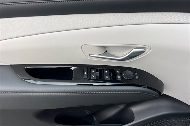 New 2025 Hyundai Tucson Limited image 11