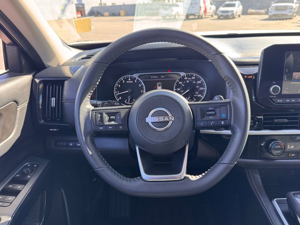 New 2025 Nissan Pathfinder SV image 16