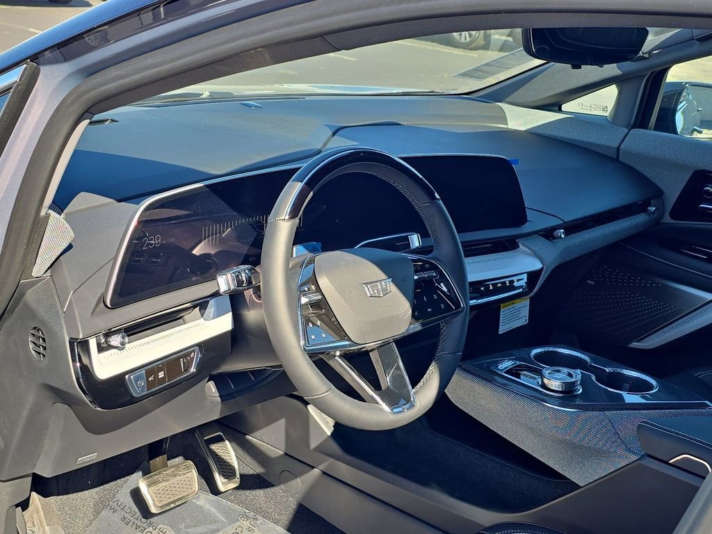 New 2026 Cadillac Optiq Luxury 1 image 18