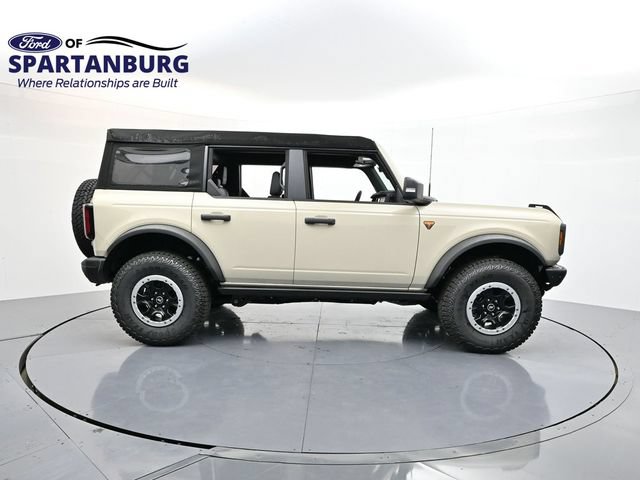 Used 2025 Ford Bronco Badlands AWD/4WD image 8