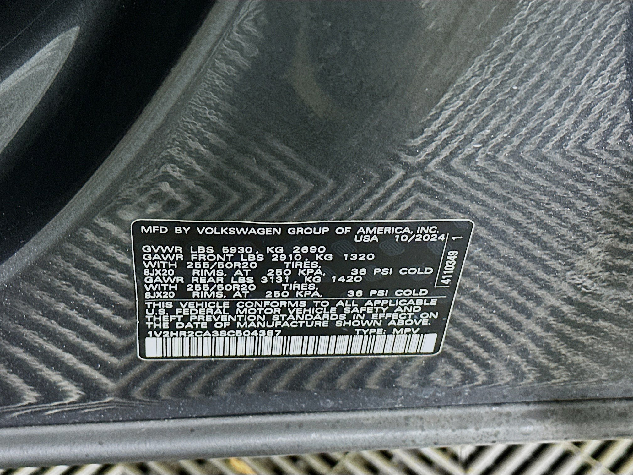 Used 2025 Volkswagen Atlas SE AWD/4WD image 12