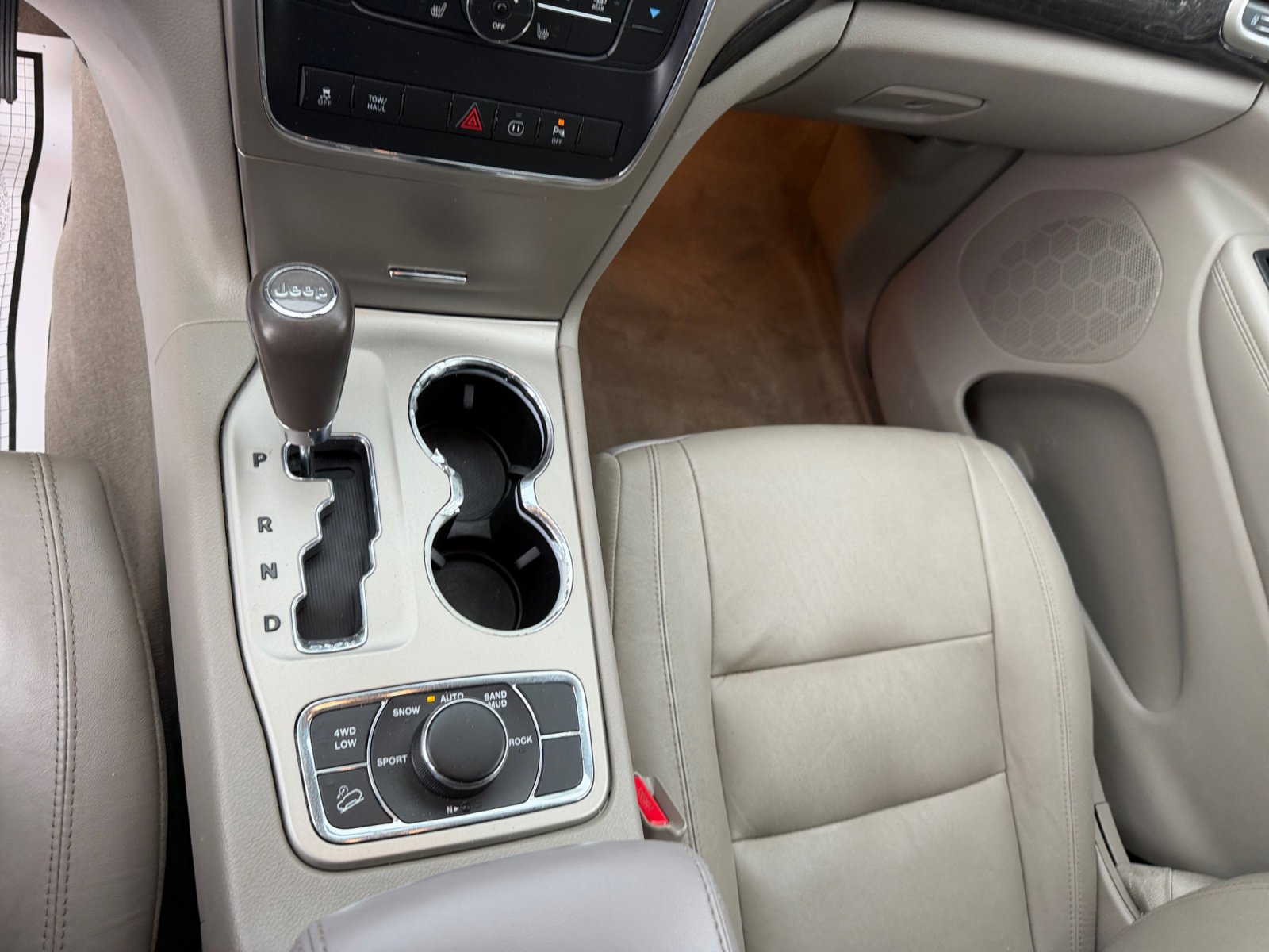Used 2012 Jeep Grand Cherokee Laredo AWD/4WD image 15