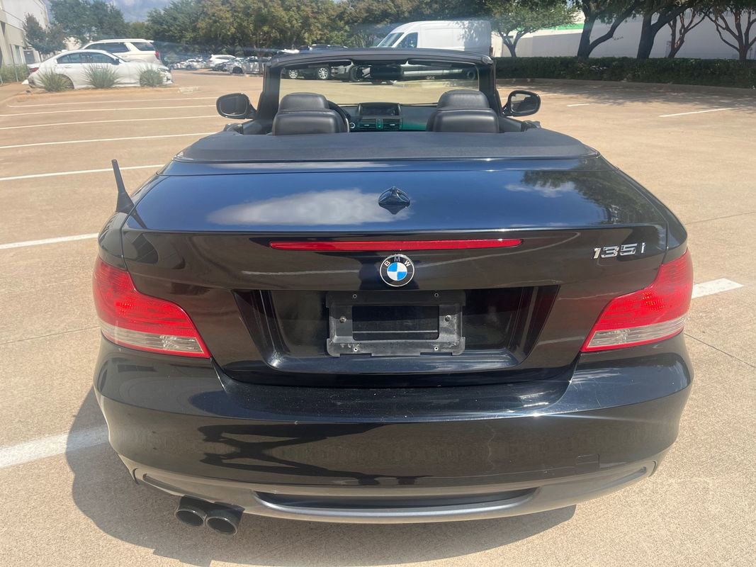 Used 2010 BMW 135i Convertible w/ Premium Pkg image 8