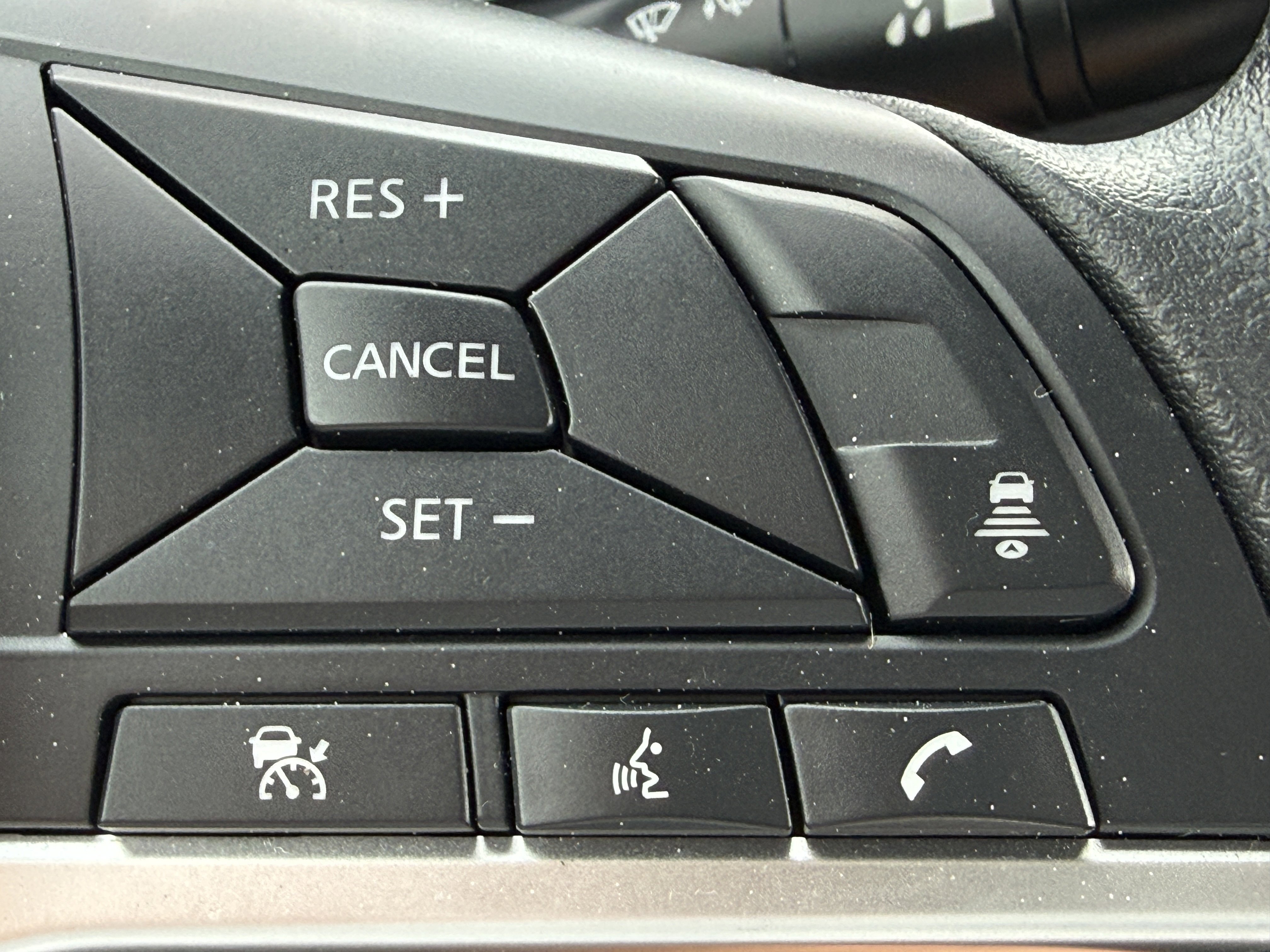 Used 2025 Nissan Sentra SV FWD image 25