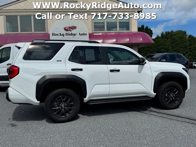 Used 2025 Toyota 4Runner SR5 AWD/4WD image 8