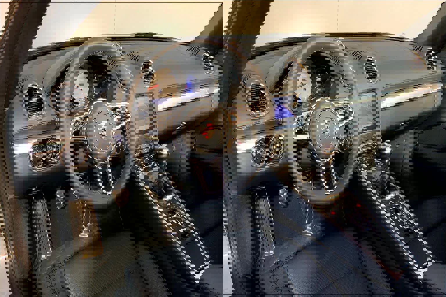 Used 2025 Porsche 718 Boxster S image 4