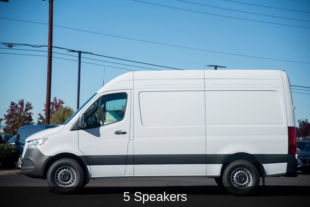 Used 2025 Mercedes-Benz Sprinter 2500 image 5