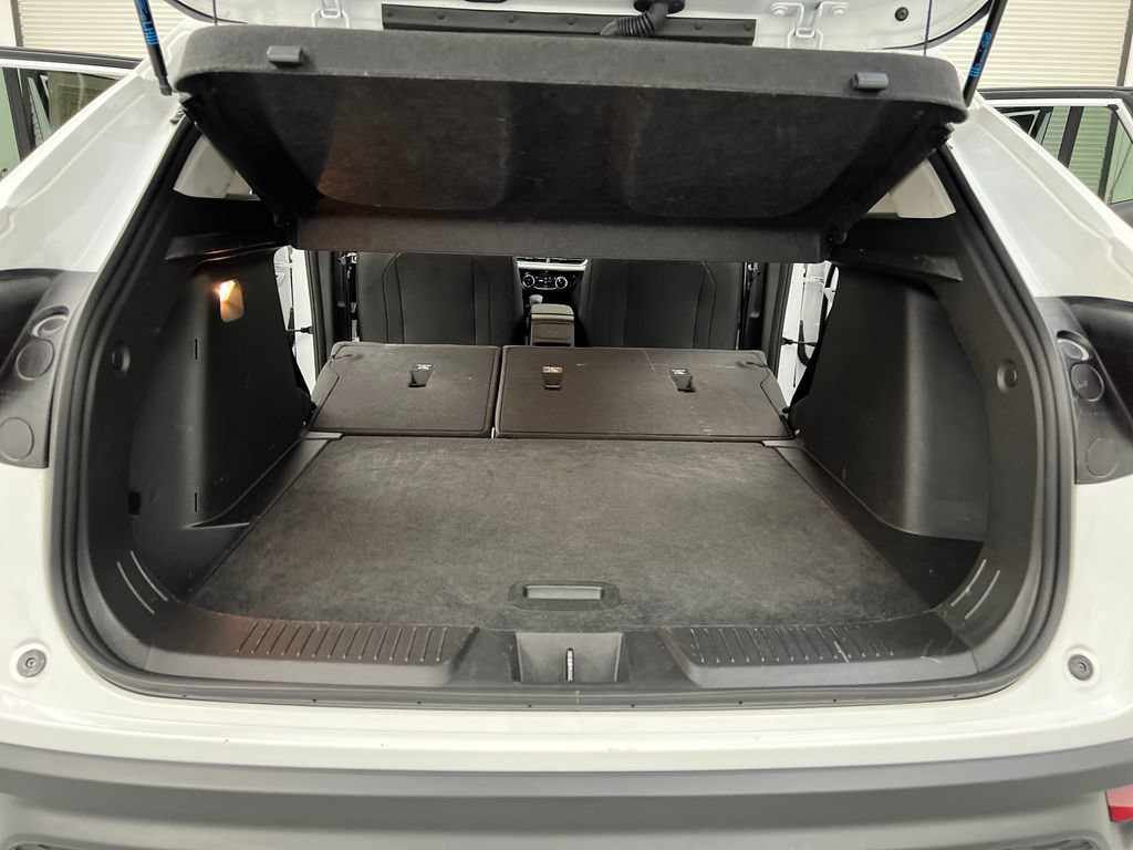 Used 2025 Chevrolet Trax LT FWD image 36