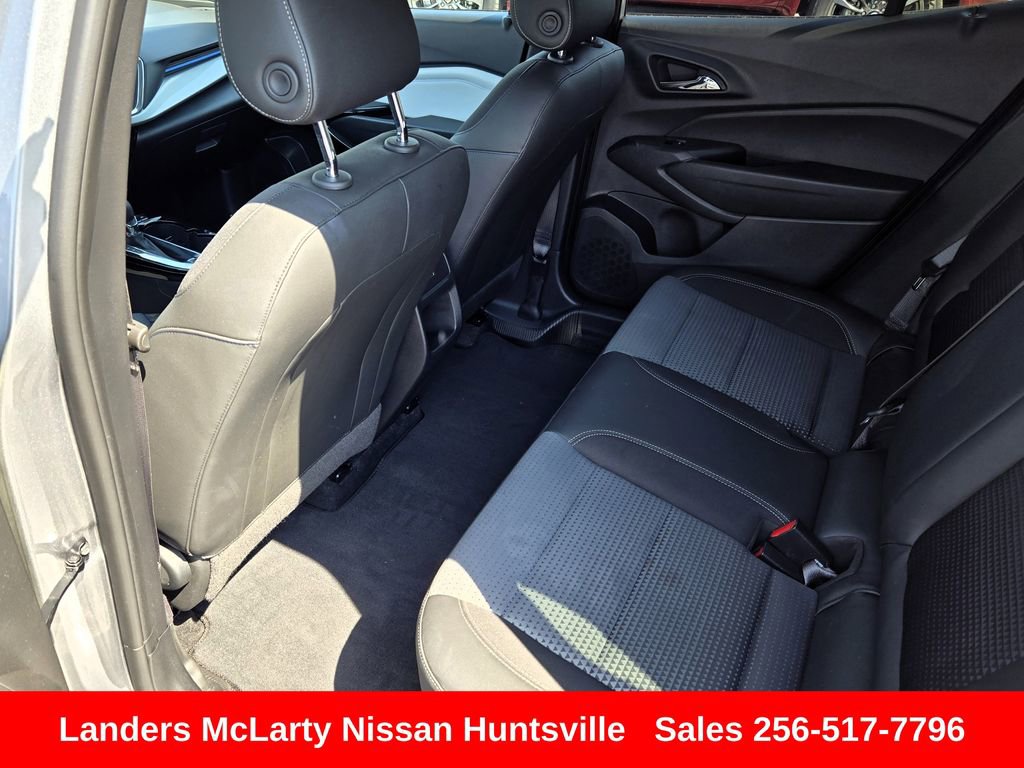 Used 2025 Chevrolet Trax LT FWD image 14