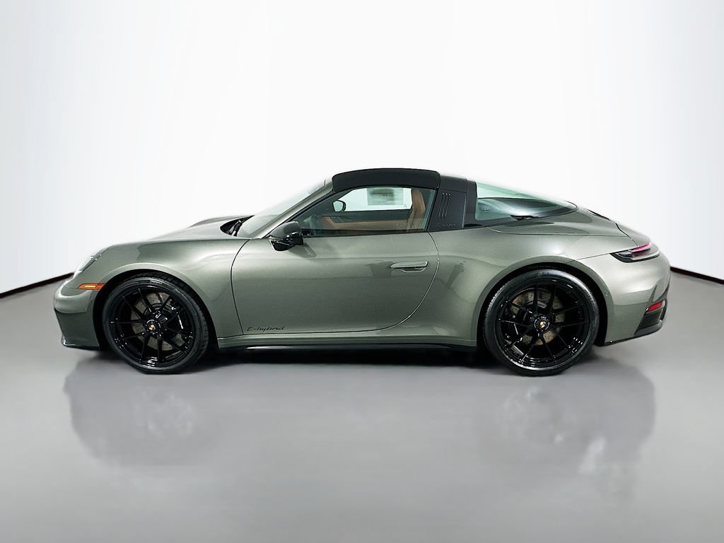Certified 2026 Porsche 911 Targa 4 GTS AWD/4WD image 2