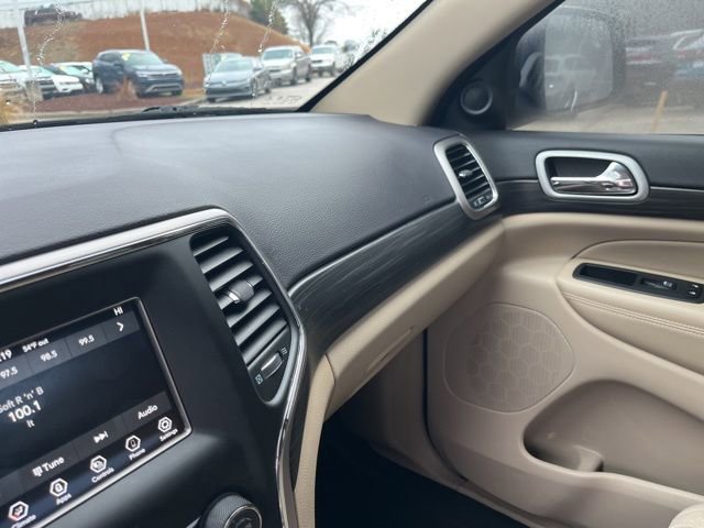 Used 2021 Jeep Grand Cherokee Laredo image 28