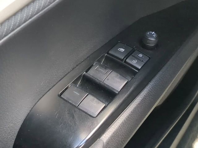 Used 2025 Toyota Camry SE image 26