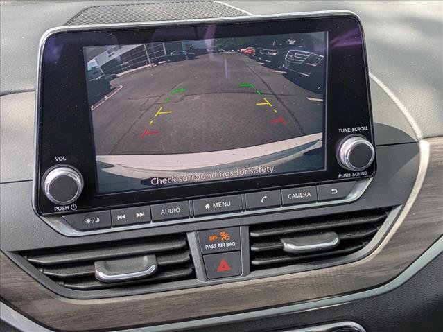 Used 2025 Nissan Altima 2.5 SV FWD image 12
