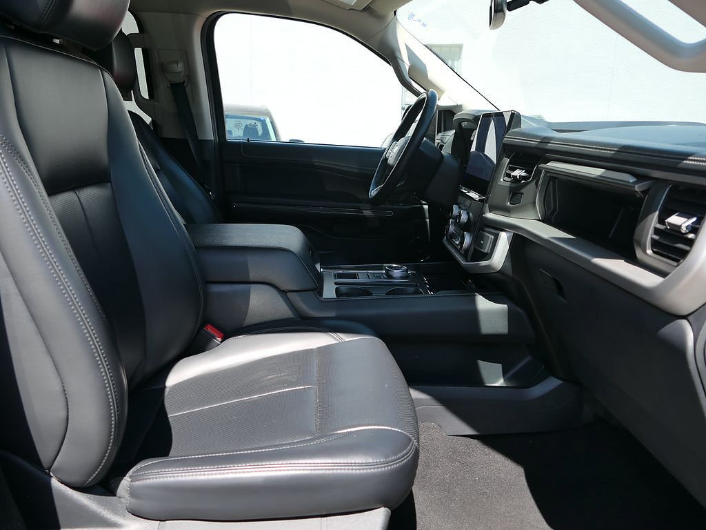 Used 2024 Ford Expedition Max XLT RWD image 26