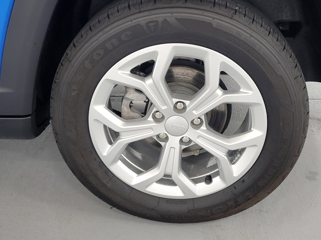 Used 2024 Jeep Compass Latitude image 11