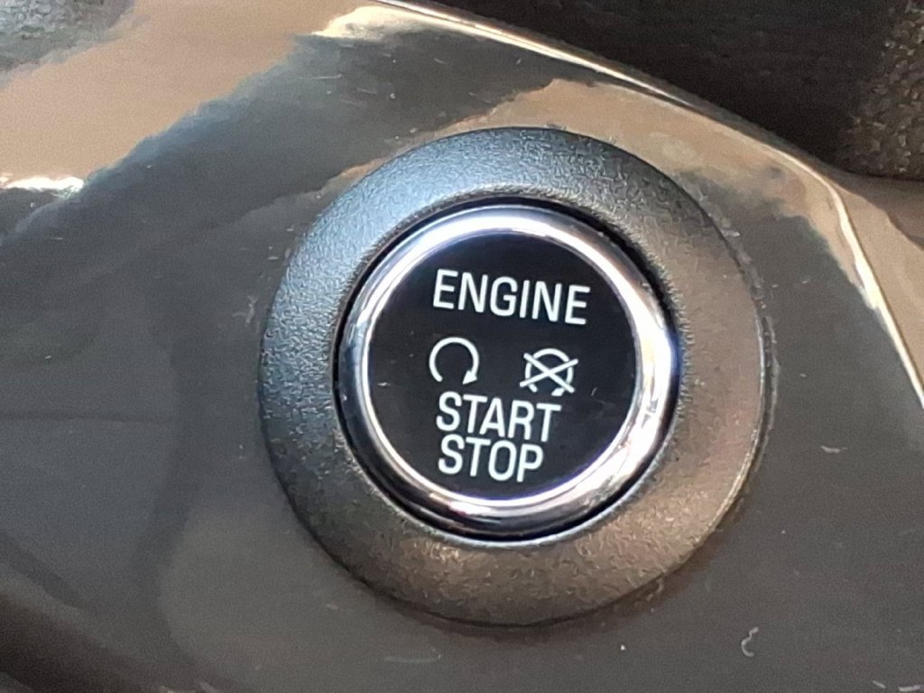 Used 2015 Ford Escape Titanium w/ Equipment Group 301A AWD/4WD image 21