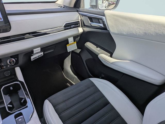 New 2026 Mitsubishi Outlander SE image 18