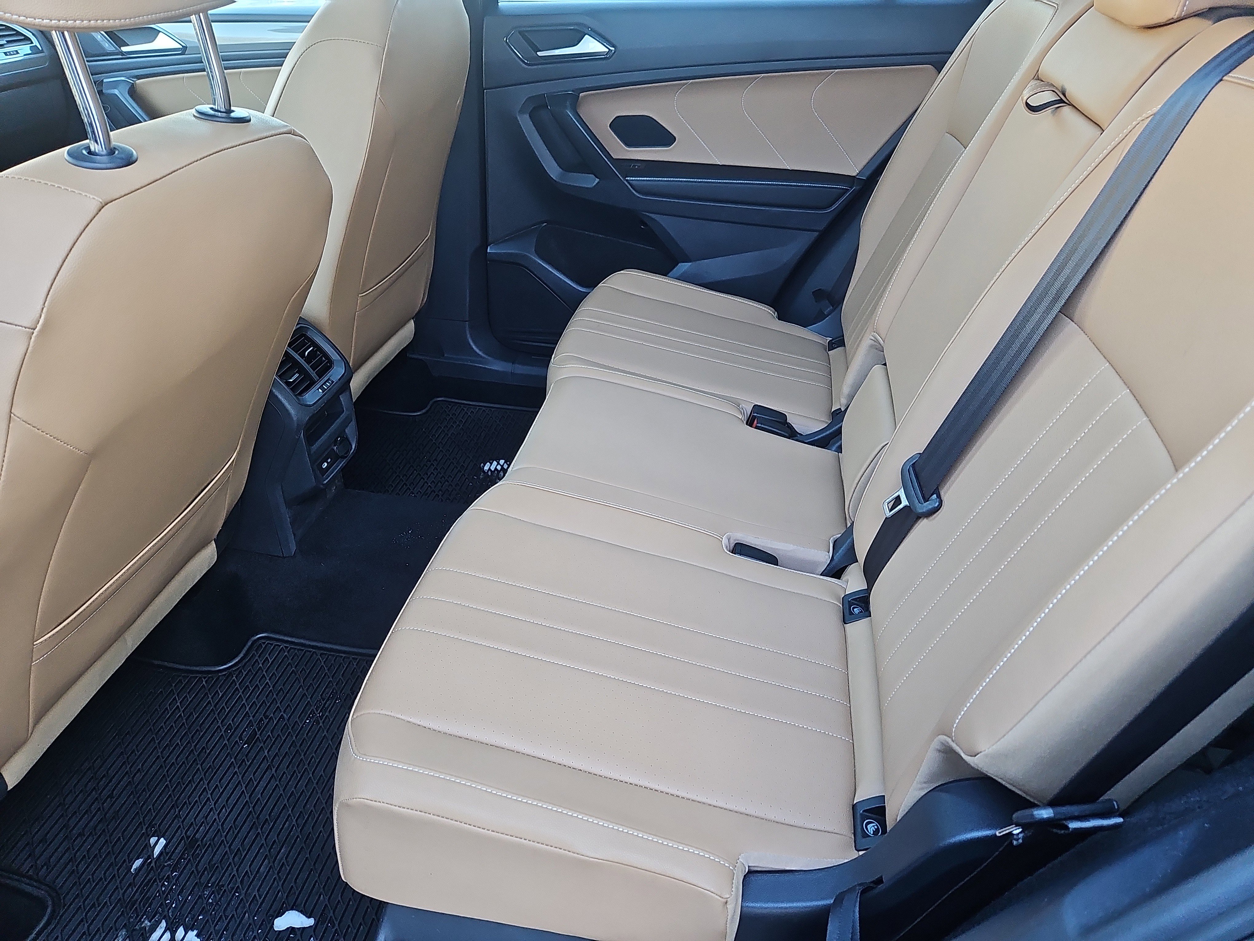 Certified 2022 Volkswagen Tiguan SE w/ Panoramic Sunroof Package image 31