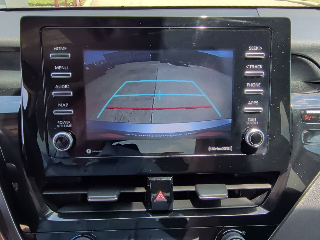 Used 2021 Toyota Camry SE FWD image 18