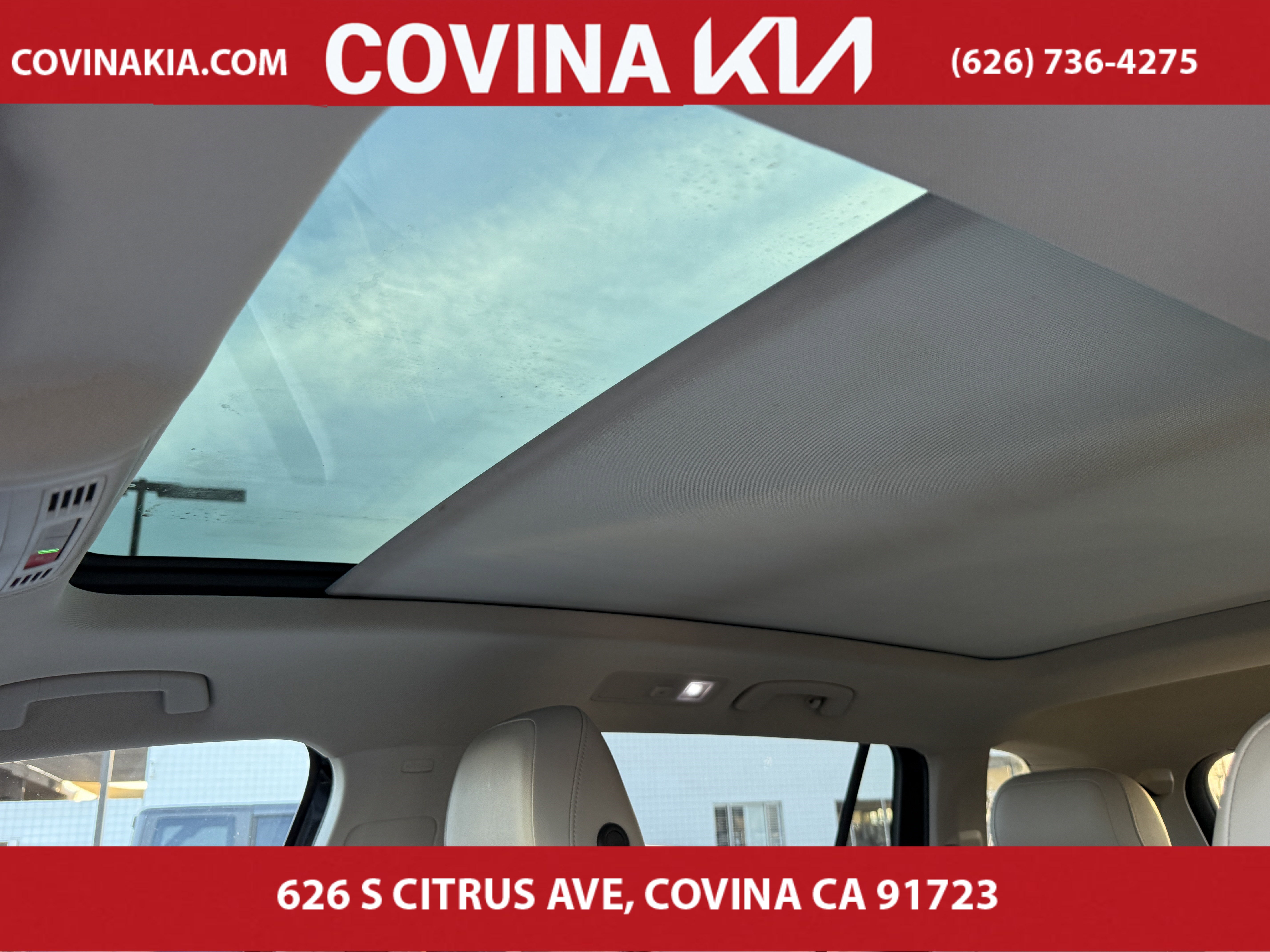 Used 2021 Volkswagen Tiguan SE w/ Panoramic Sunroof Package image 17