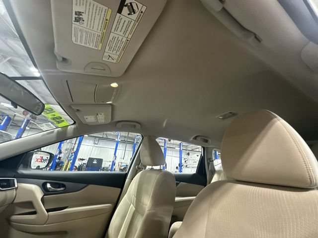 Used 2015 Nissan Rogue S AWD/4WD image 20