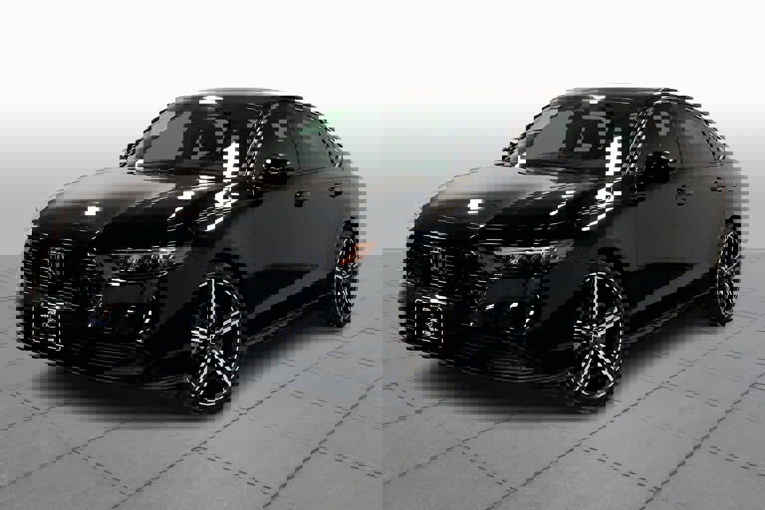 Used 2024 Honda Accord Sport image 2