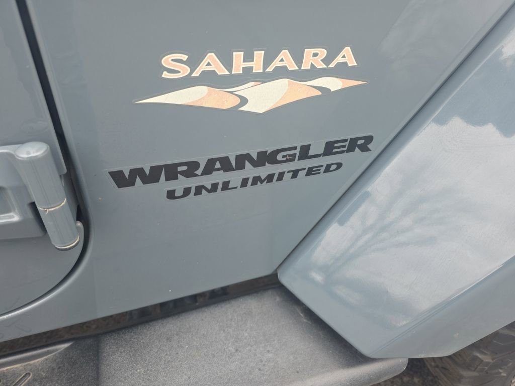 Used 2015 Jeep Wrangler Unlimited Sahara w/ Dual Top Group image 9