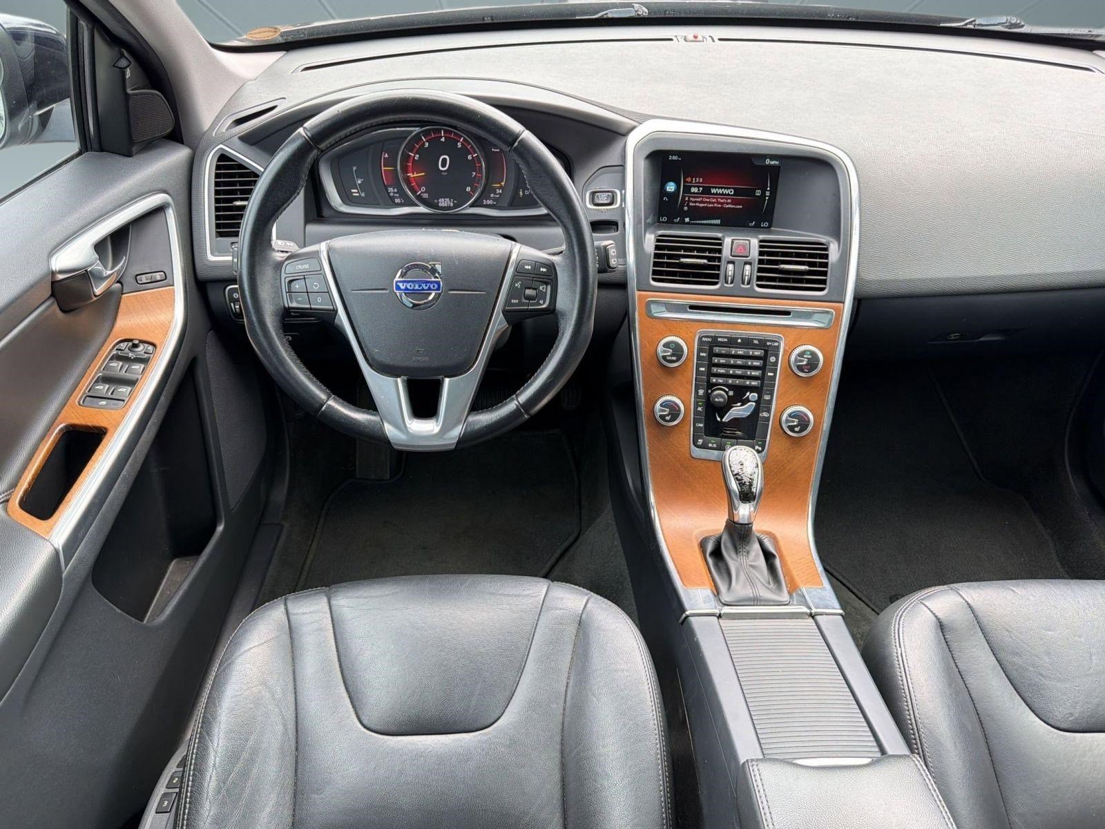 Used 2017 Volvo XC60 T5 Inscription w/ Preferred Option Package AWD/4WD image 28