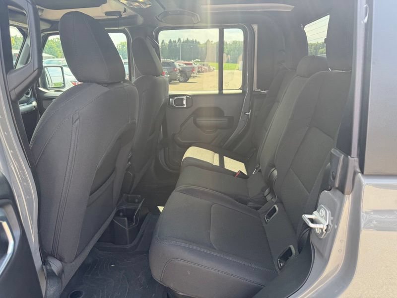 Used 2023 Jeep Gladiator Sport AWD/4WD image 4